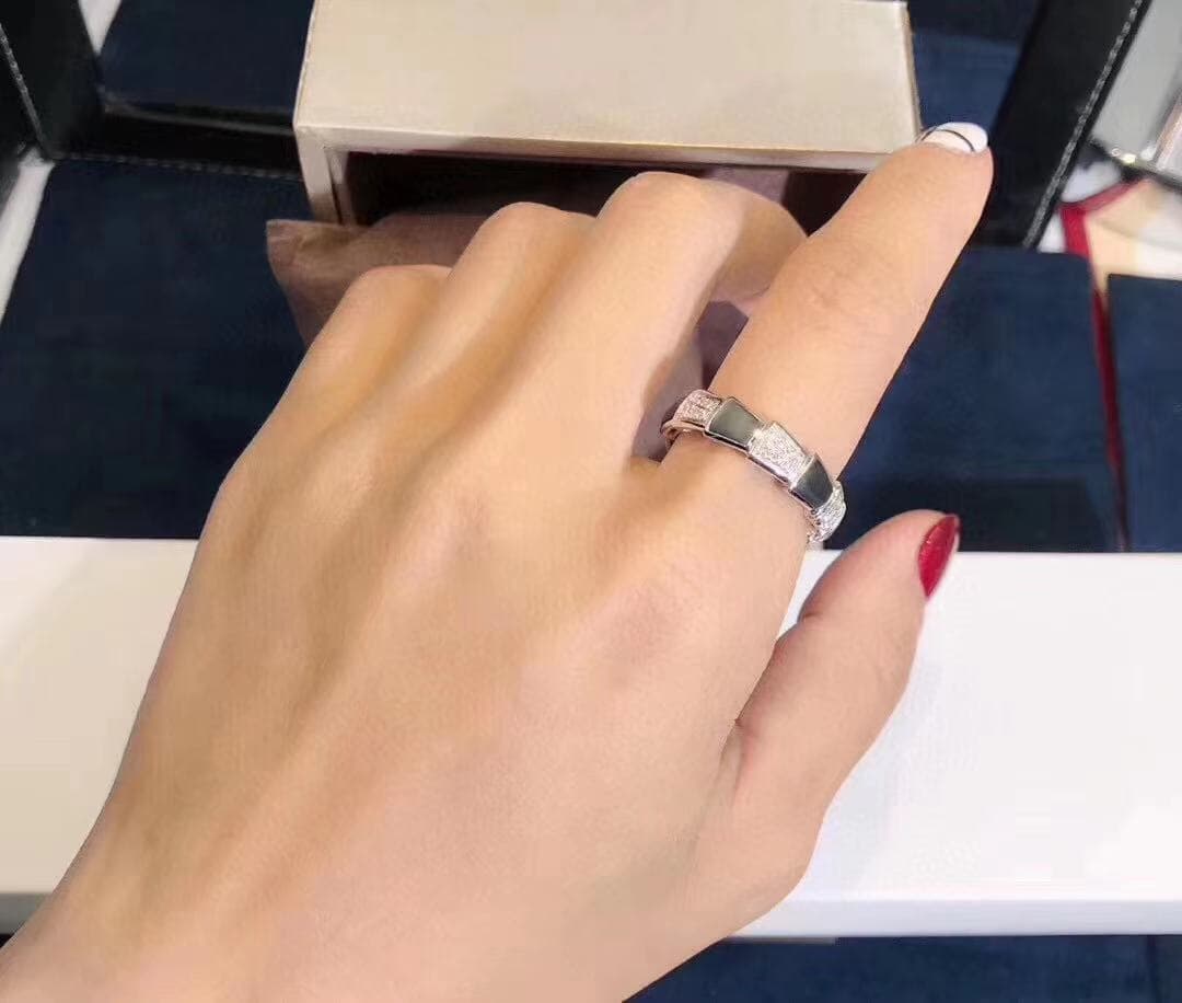 Кольцо Bulgari Serpenti белое золото, серый перламутр, бриллианты 8