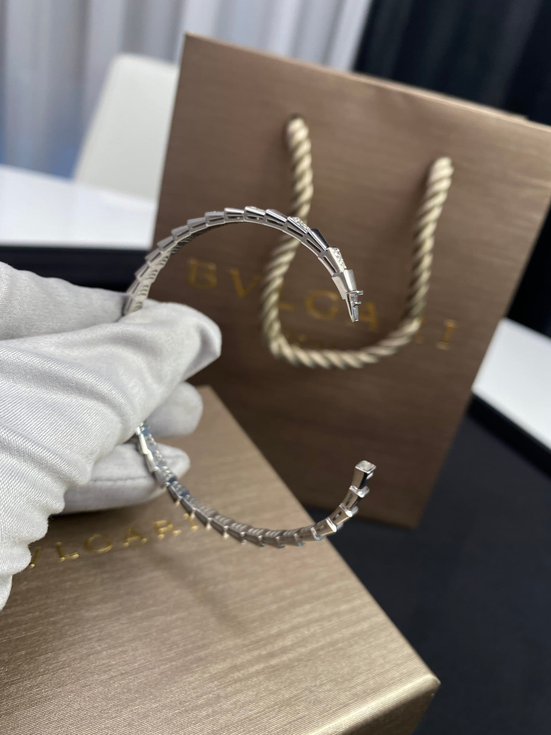 Браслет Bulgari Serpenti белое золото, бриллианты 7