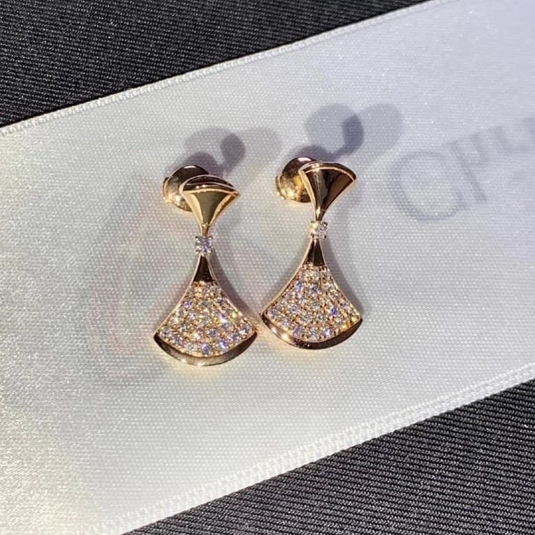 Серьги Bvlgari с бриллиантами 0,94 ct