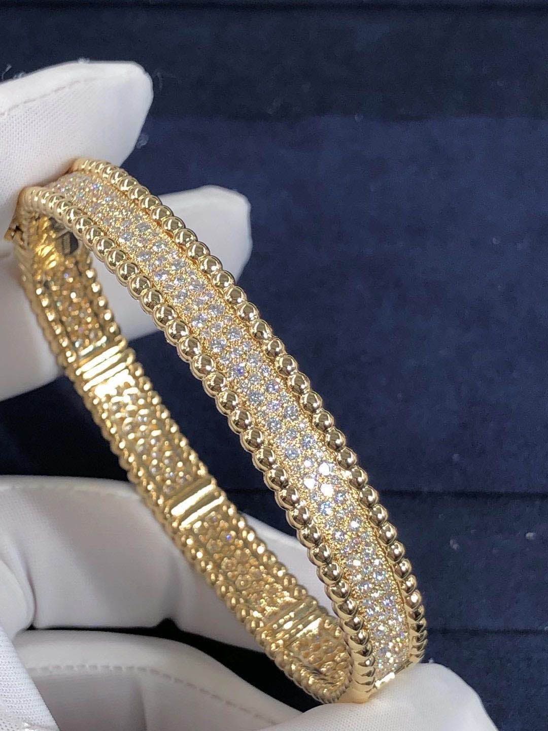 Браслет Van Cleef & Arpels Perlée с 3 рядами бриллиантов желтое золото 7
