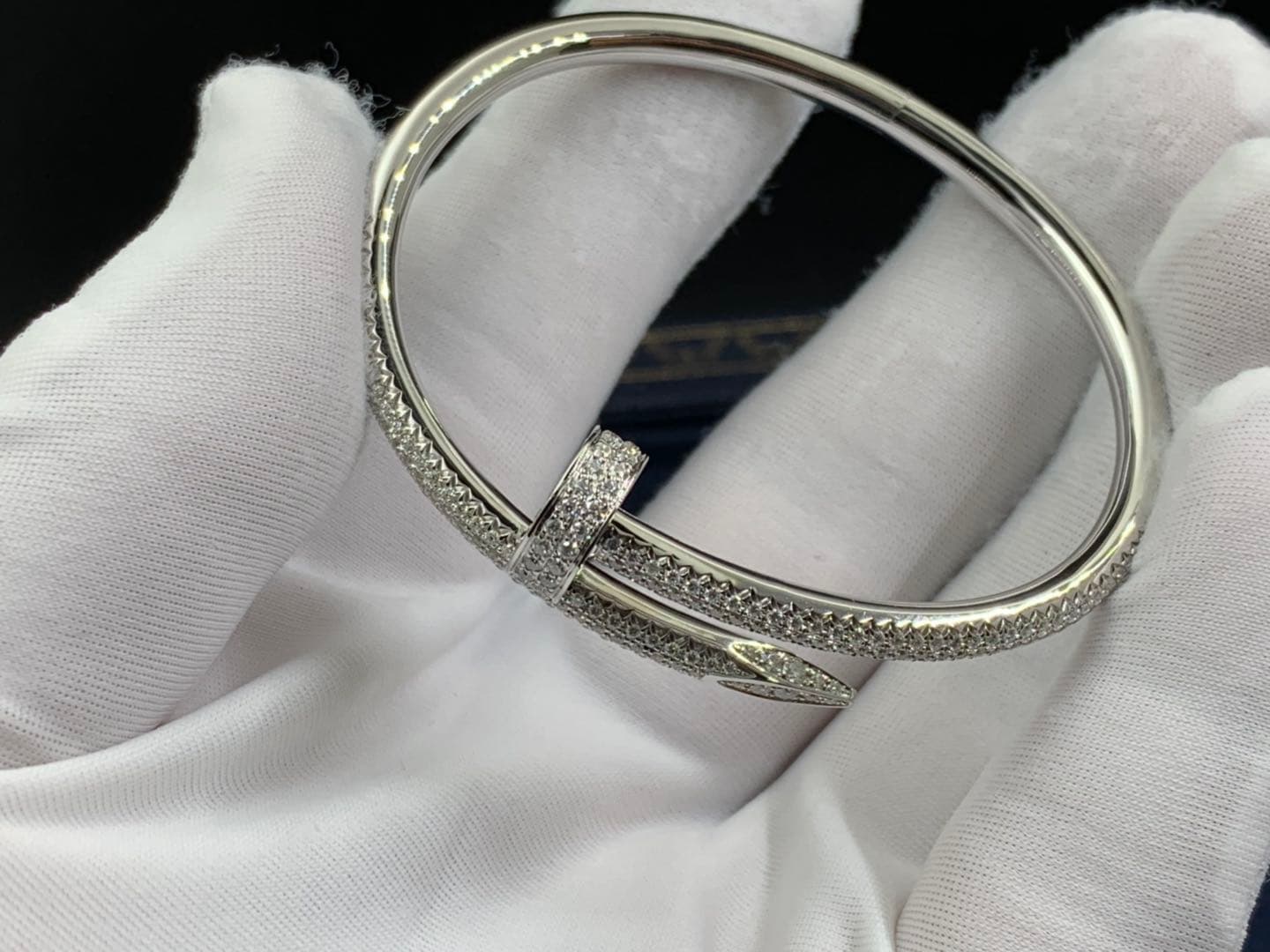 Браслет Cartier Juste un Clou классическая модель белое золото, бриллианты 15