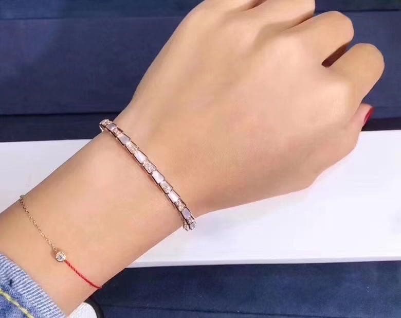 Браслет Bulgari Serpenti розовое золото, бриллианты, перламутр 5