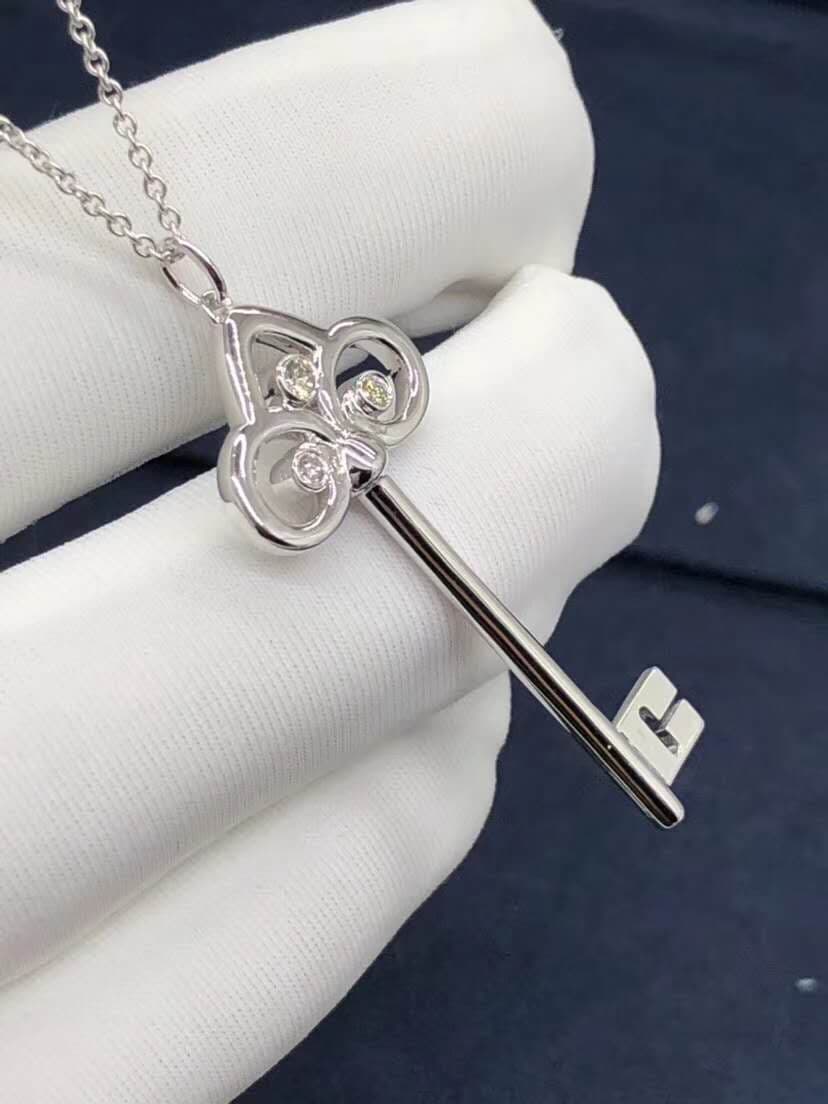 Ключ-подвеска Tiffany Fleur de Lis бриллианты, белое золото 3