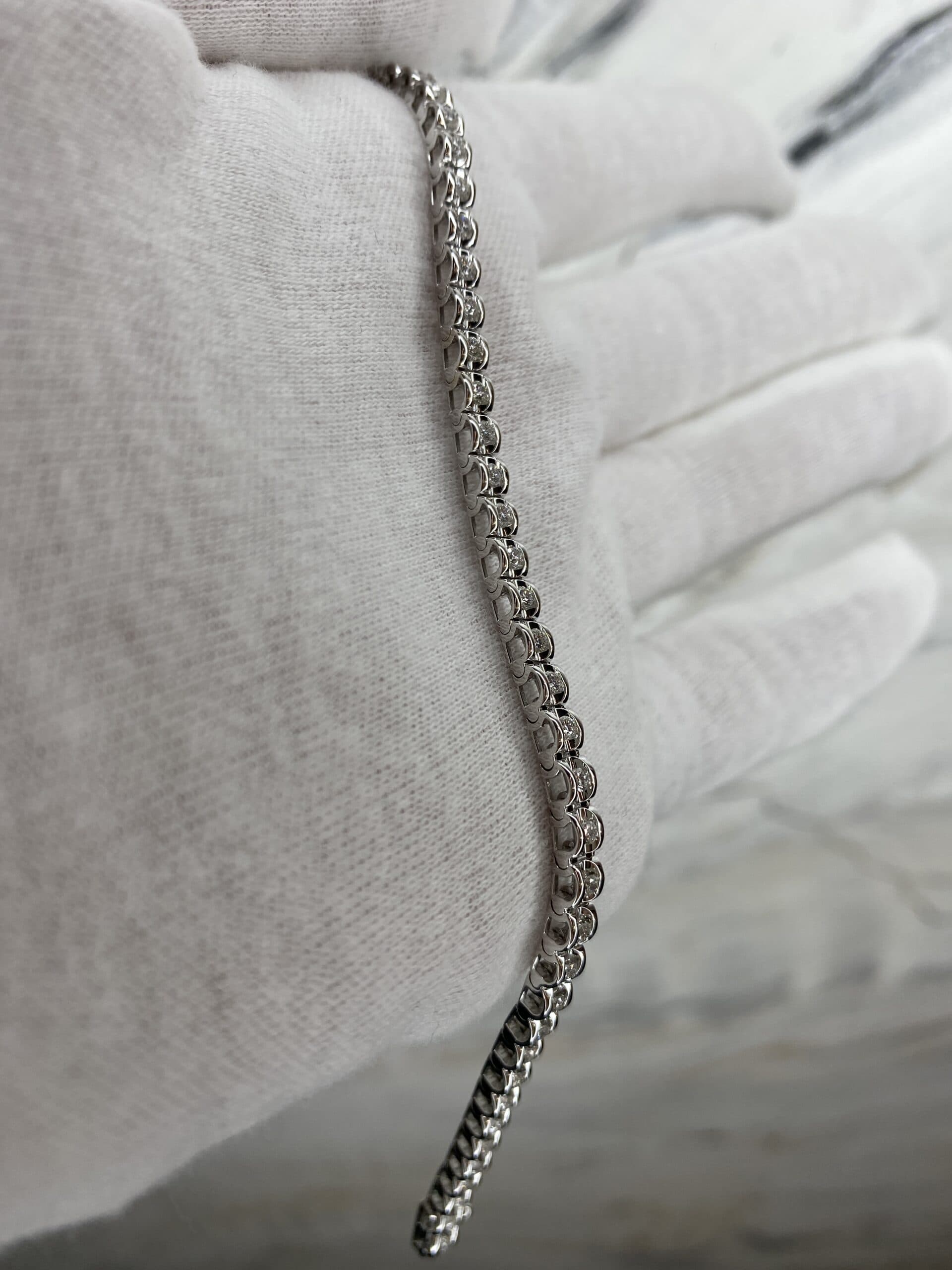 Теннисный браслет Cartier с бриллиантами, 0,97ct 1