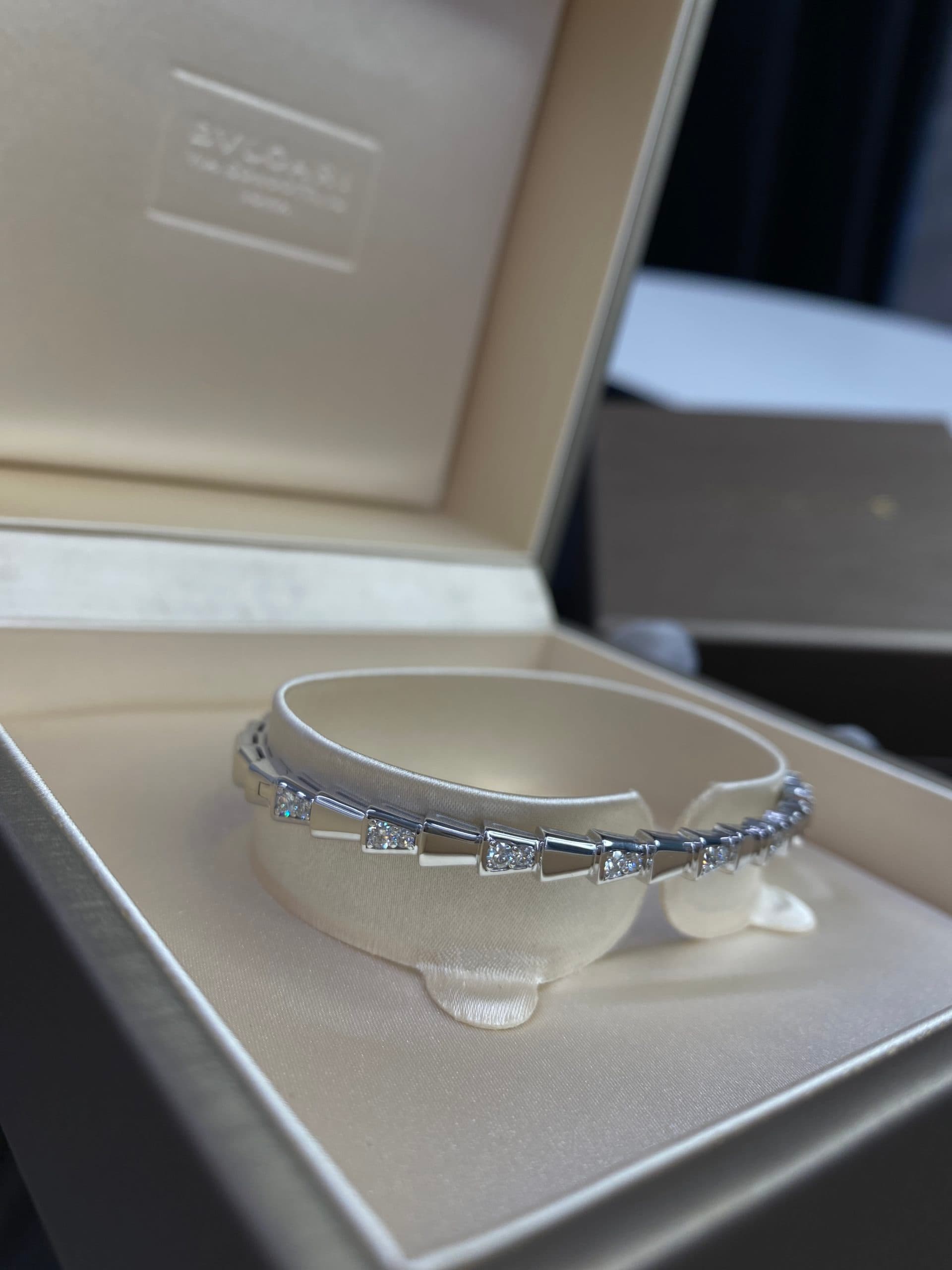 Браслет Bulgari Serpenti белое золото, бриллианты 4