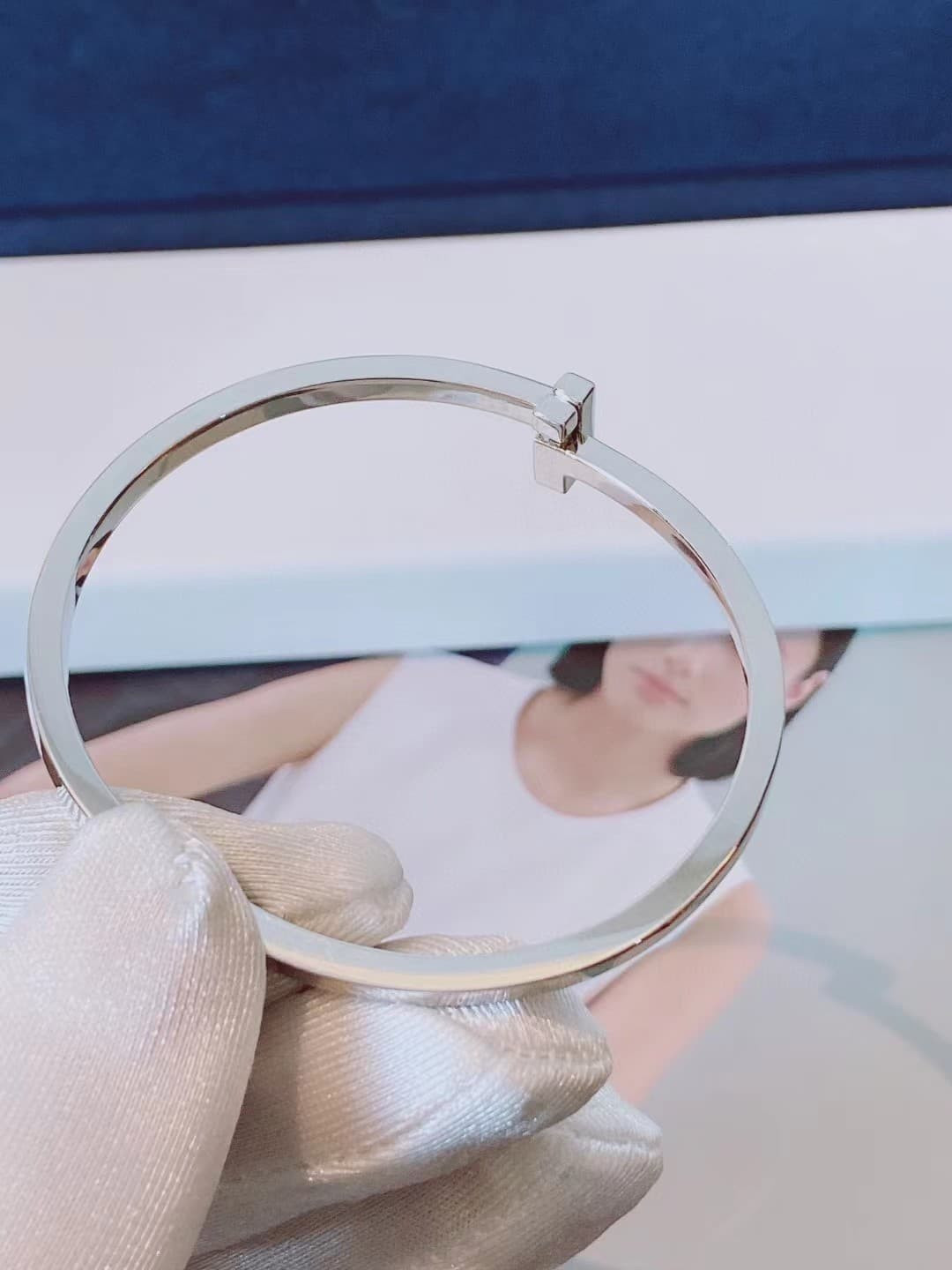 Браслет на шарнире Tiffany T1 4