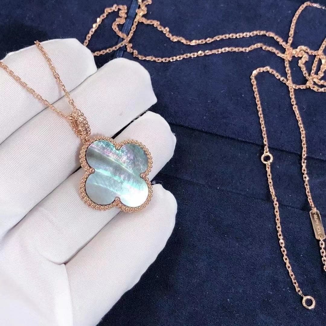 Подвеска Van Cleef Arpels Magic Alhambra розовое золото, серый перламутр 3