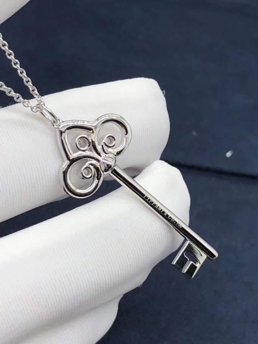 Ключ-подвеска Tiffany Fleur de Lis бриллианты, белое золото 2