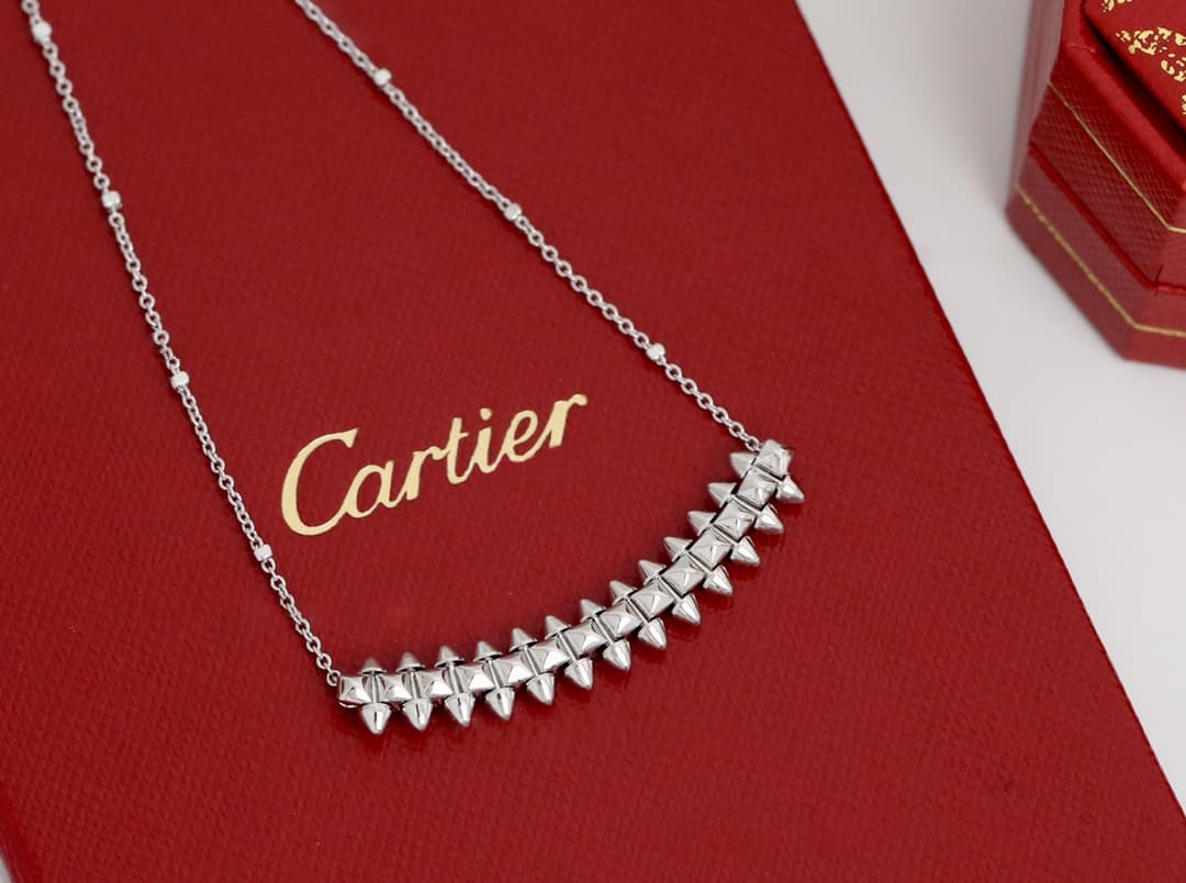 Колье Clash de Cartier, модель среднего размера