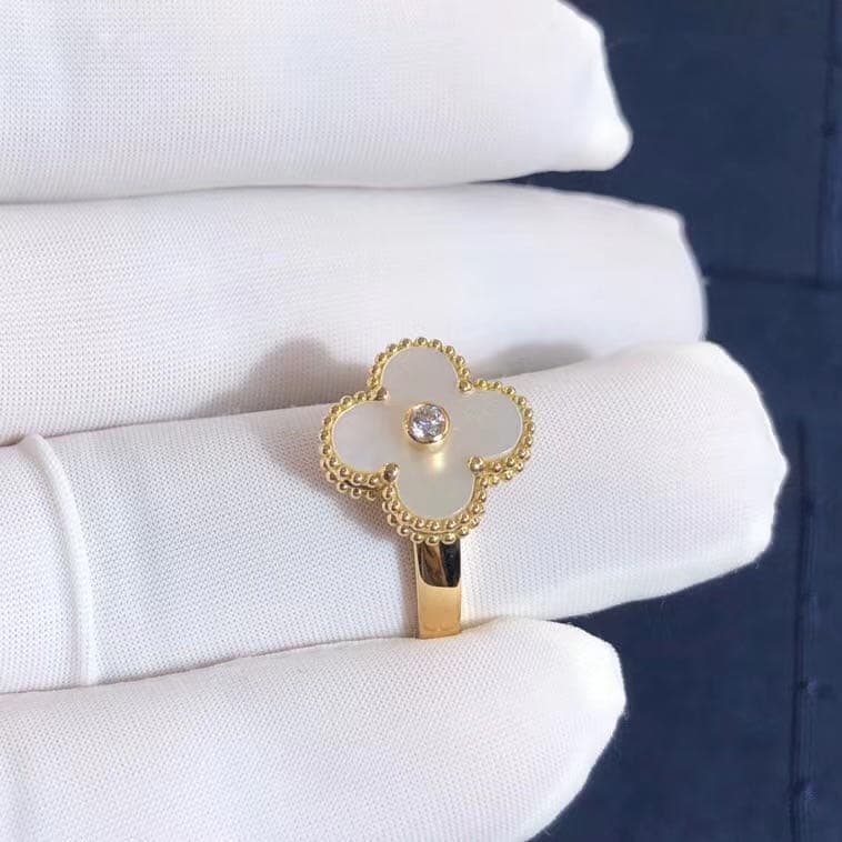 Кольцо Van Cleef & Arpels Vintage Alhambra желтое золото, перламутр, бриллиант 3