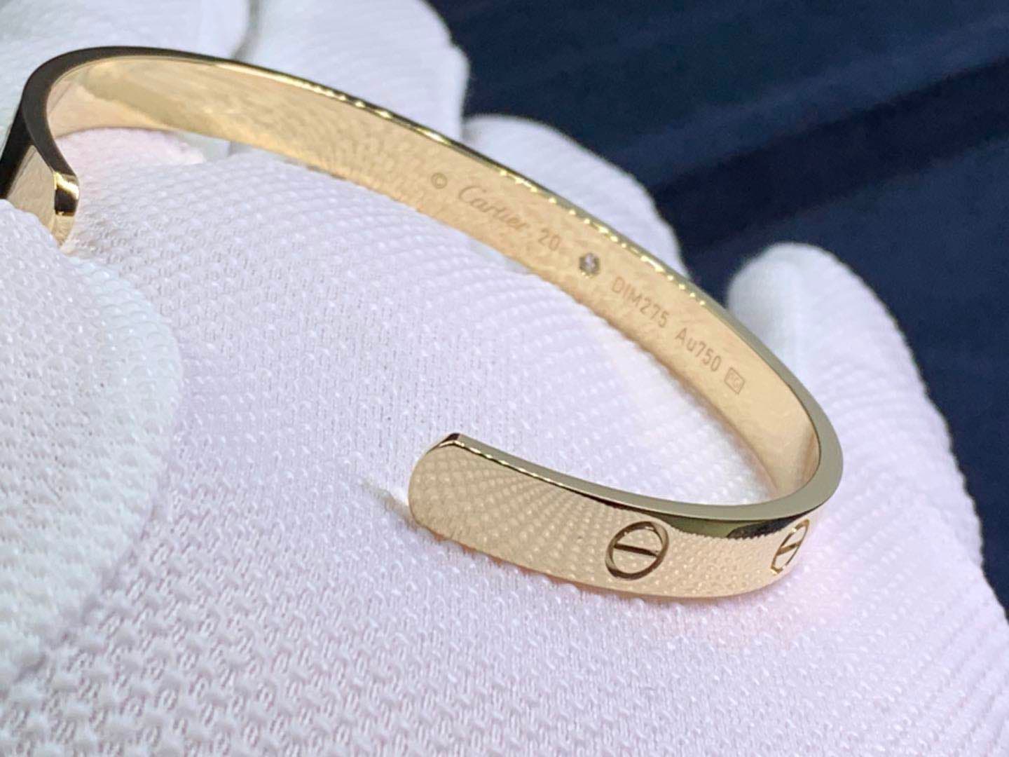 Браслет Cartier Love с открытой манжетой 1 бриллиант, желтое золото 7