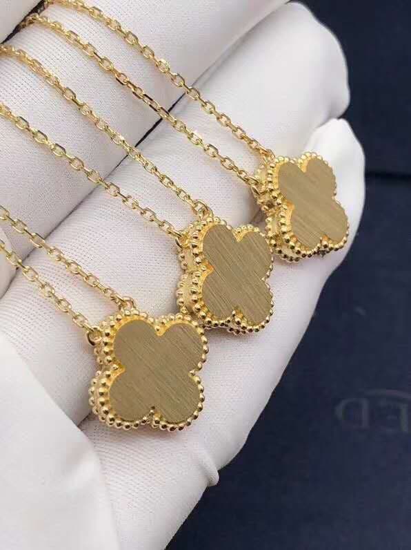 Подвеска Van Cleef & Arpels Alhambra желтое золото, перламутр, бриллианты 5