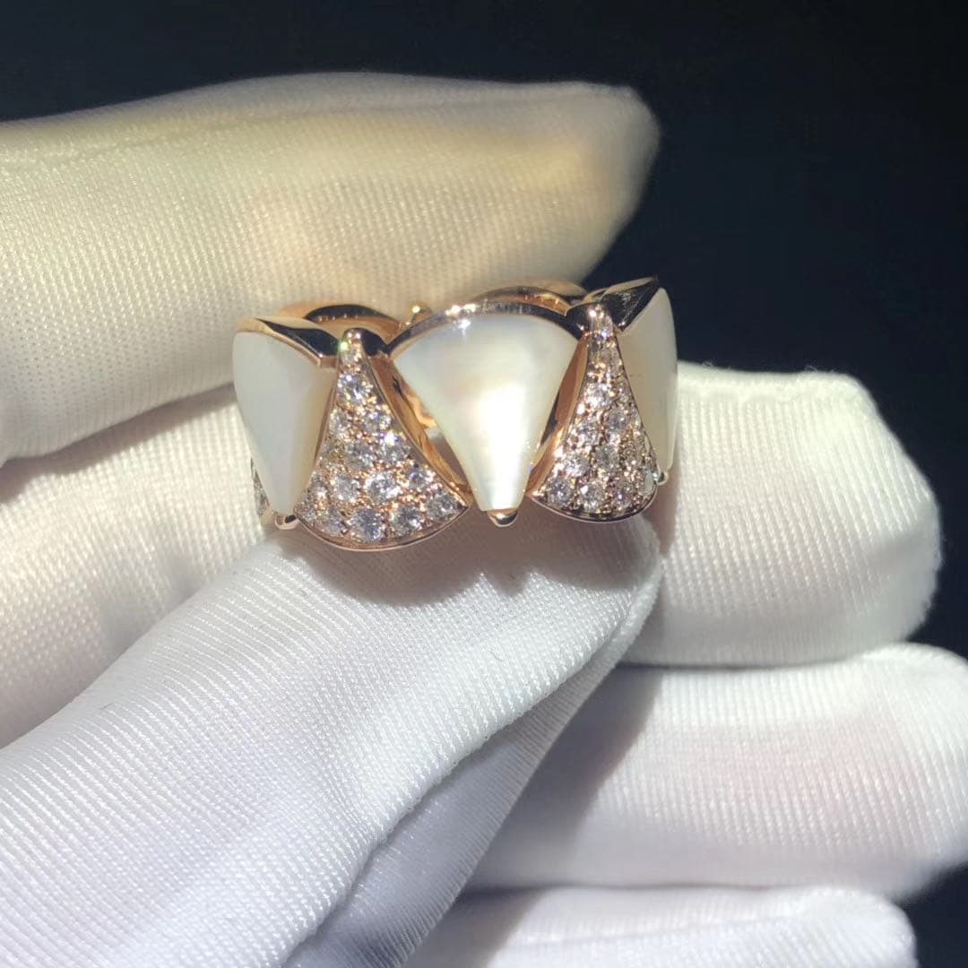 Кольцо Bulgari Divas’ Dream бриллианты, перламутр, желтое золото 4
