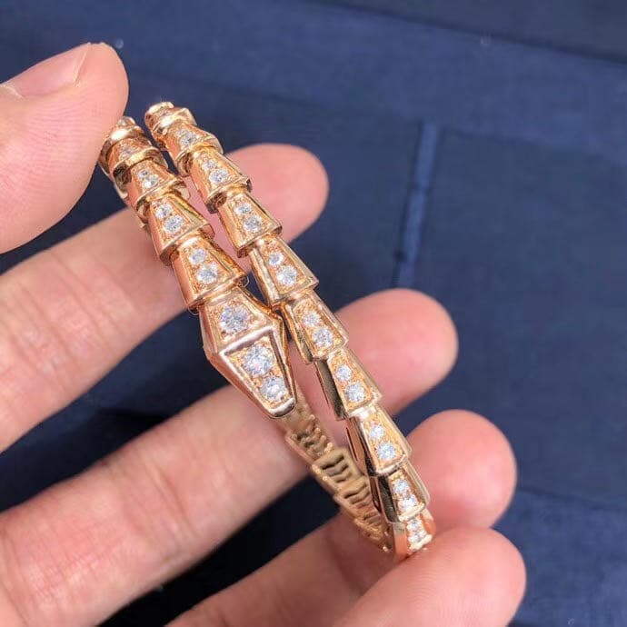 Браслет Bulgari Serpenti с бриллиантовым паве розовое золото 10