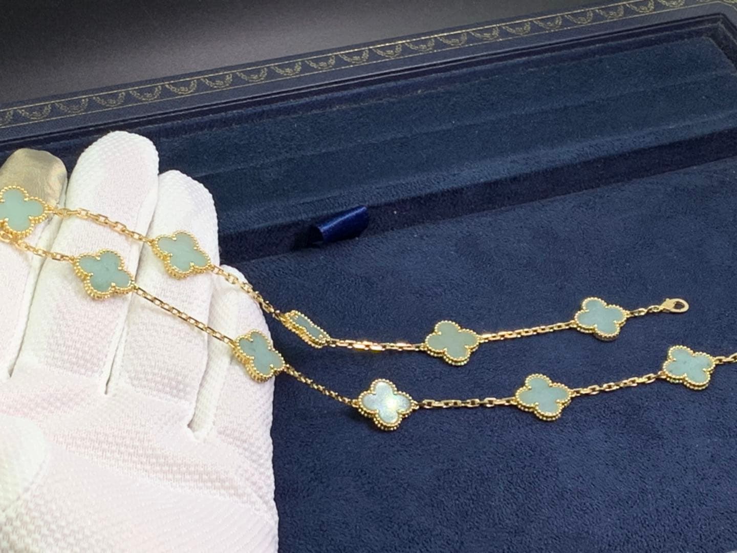 Колье Van Cleef & Arpels Vintage Alhambra с 10 мотивами перламутр, желтое золото 5