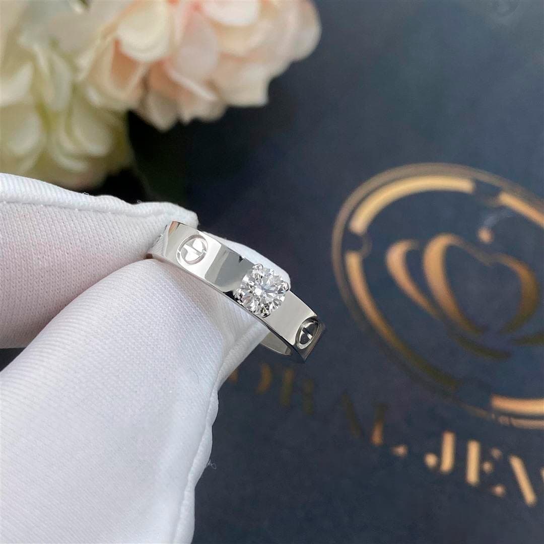 Кольцо Cartier Love Solitaire, белое золото