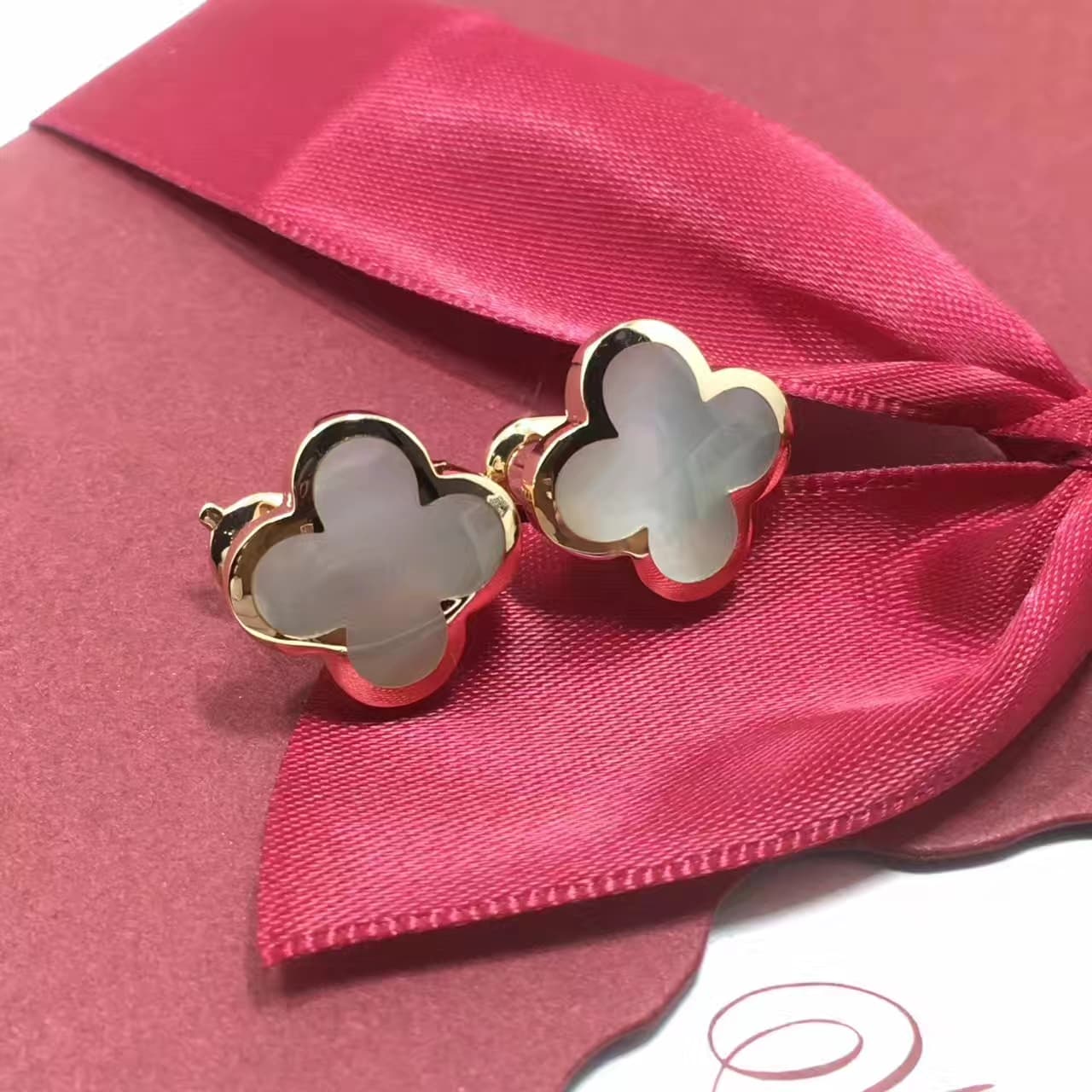 Серьги Van Cleef & Arpels Pure Alhambra 4