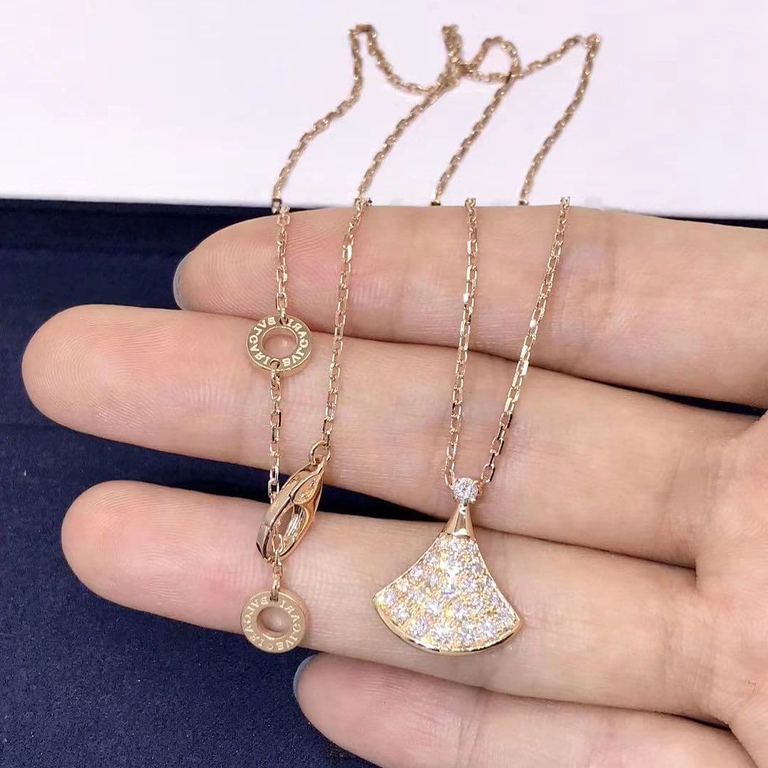 Колье Bvlgari, бриллианты 0,47 ct