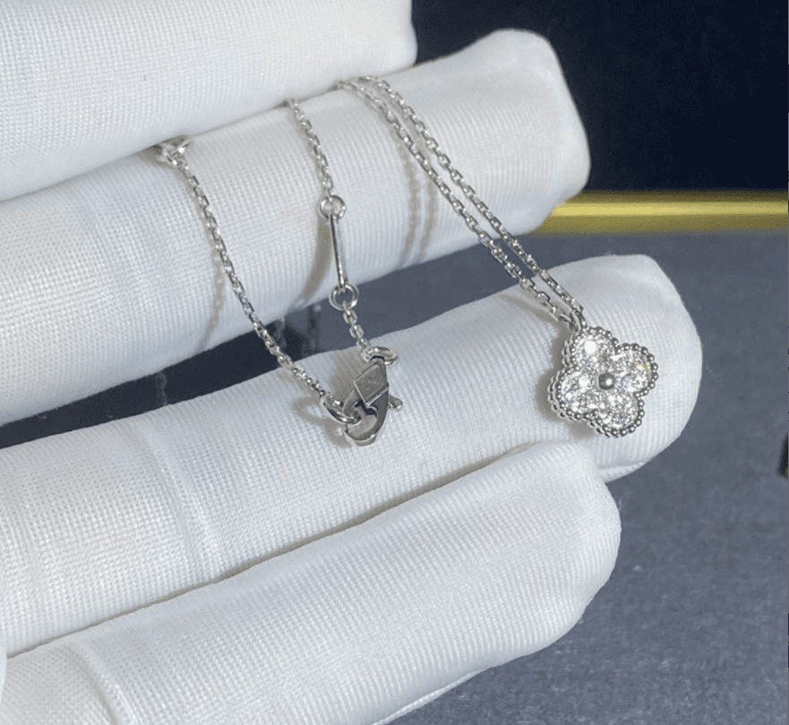 Подвеска Van Cleef & Arpels Sweet Alhambra, 0,1 ct 1