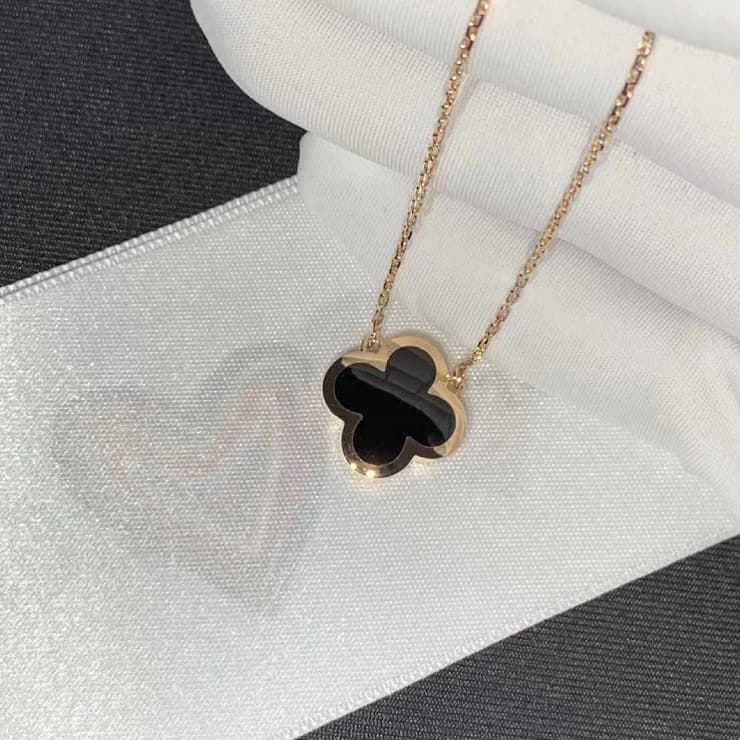 Подвеска Van Cleef Vintage Alhambra 1
