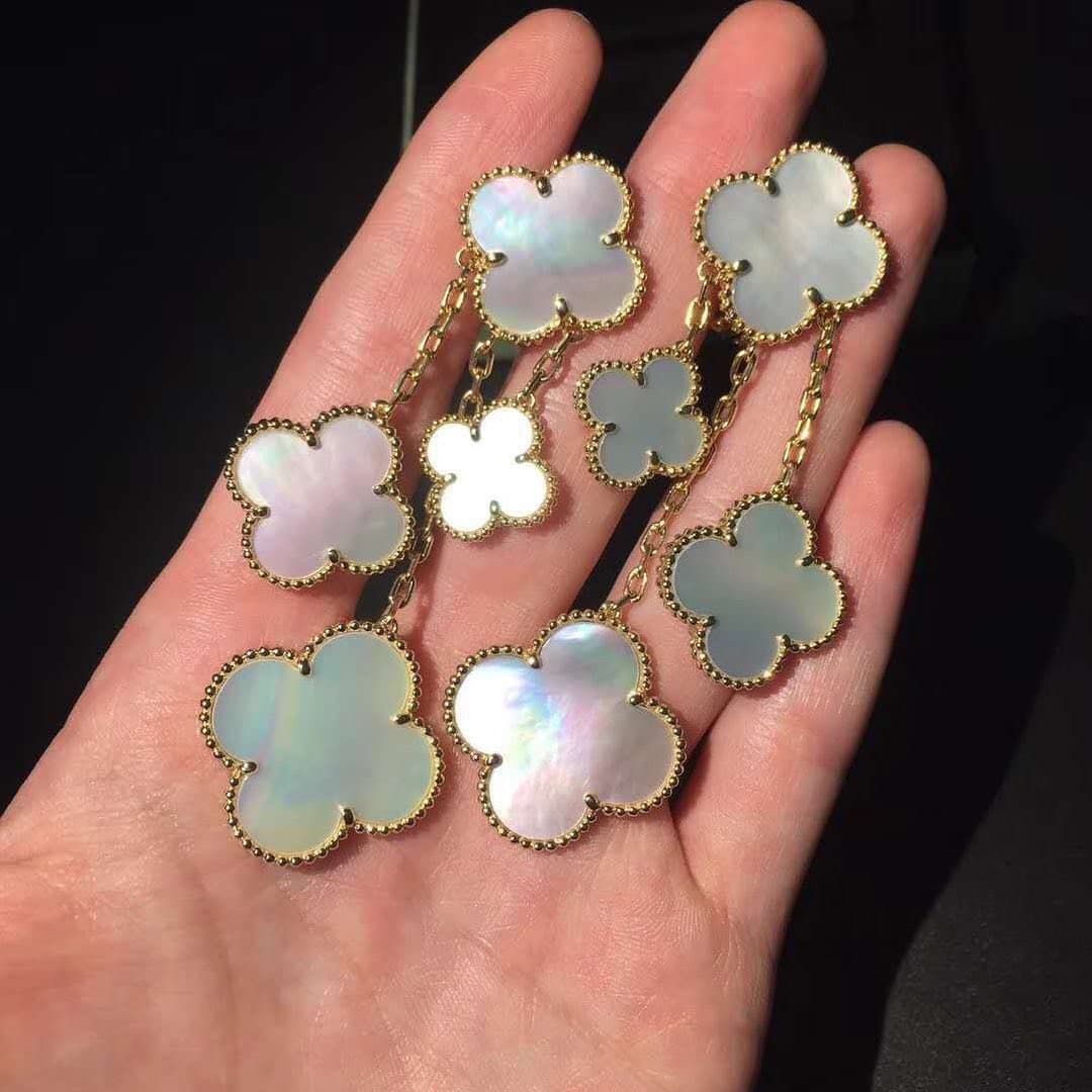 Серьги Van Cleef & Arpels, золото, перламутр 2
