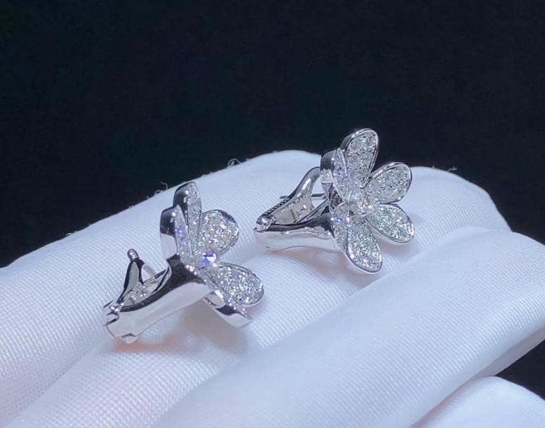 Серьги Van Cleef & Arpels бриллианты, белое золото 3