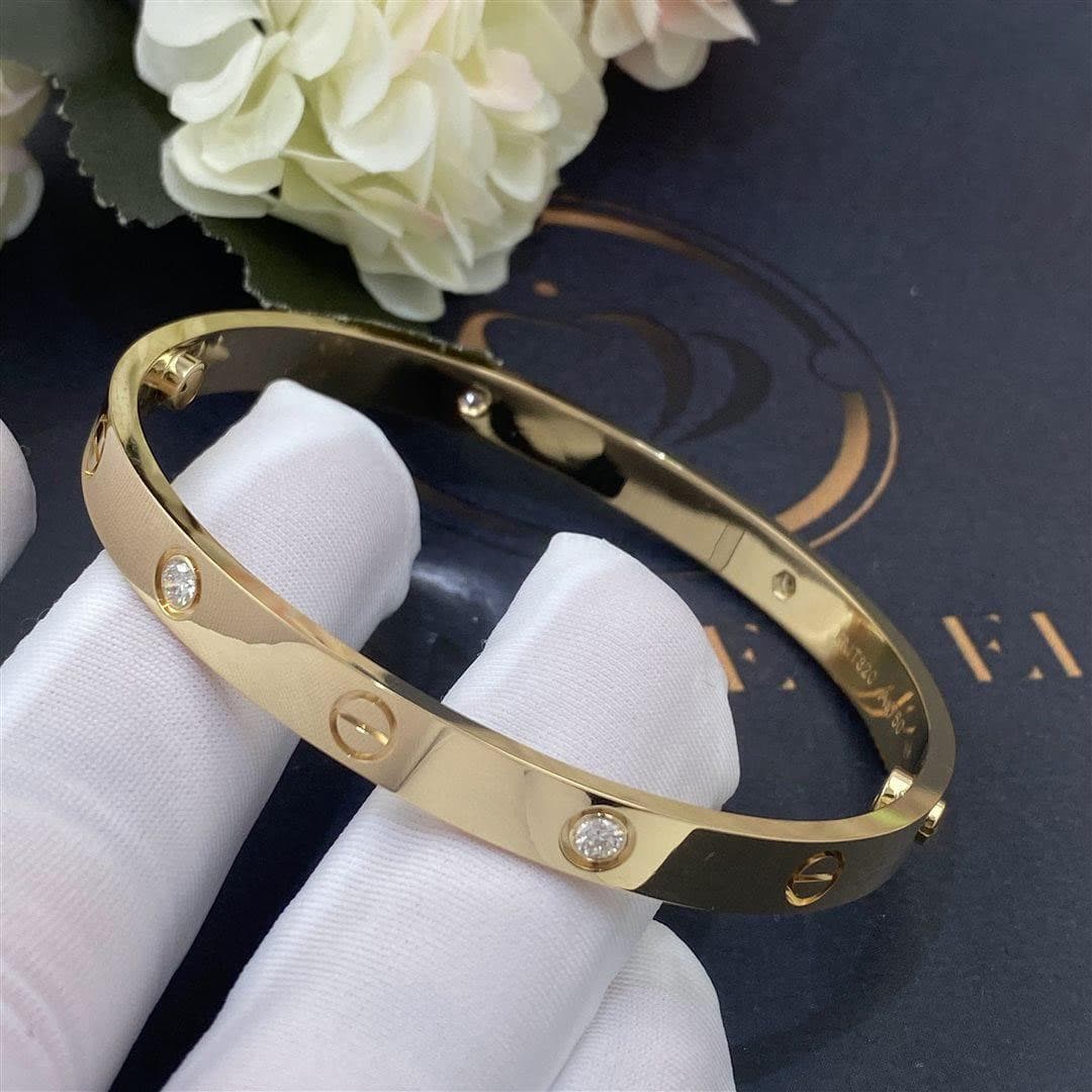 Браслет Cartier Love, 4 бриллианта, желтое золото 0,33ct 1