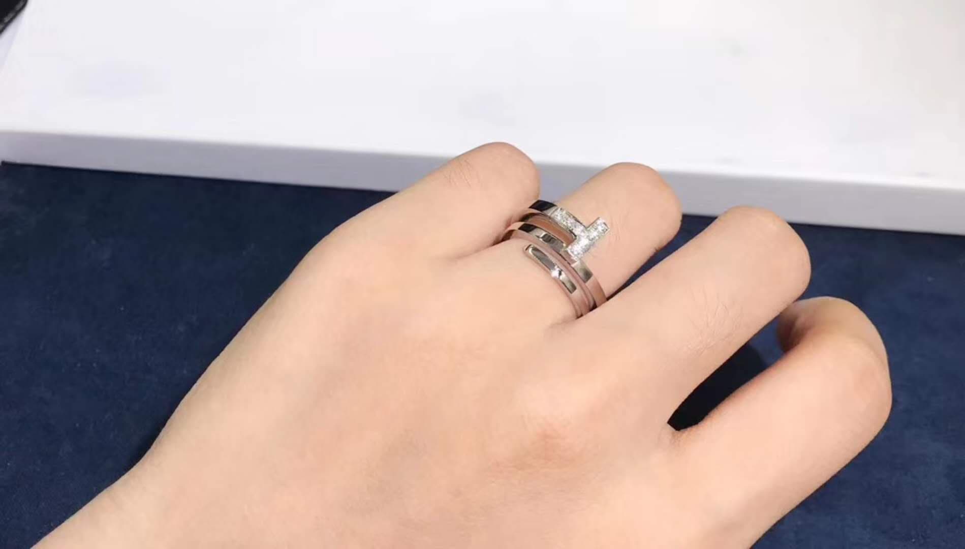 Кольцо Tiffany & Co бриллианты, белое золото 7