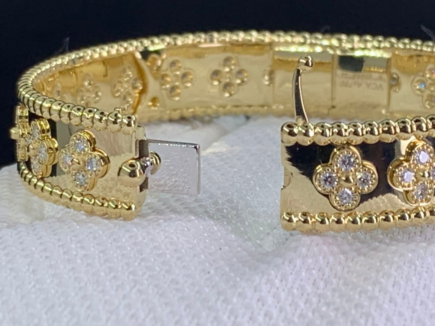 Браслет Van Cleef & Arpels Perlée Clover Diamond бриллианты, желтое золото 4