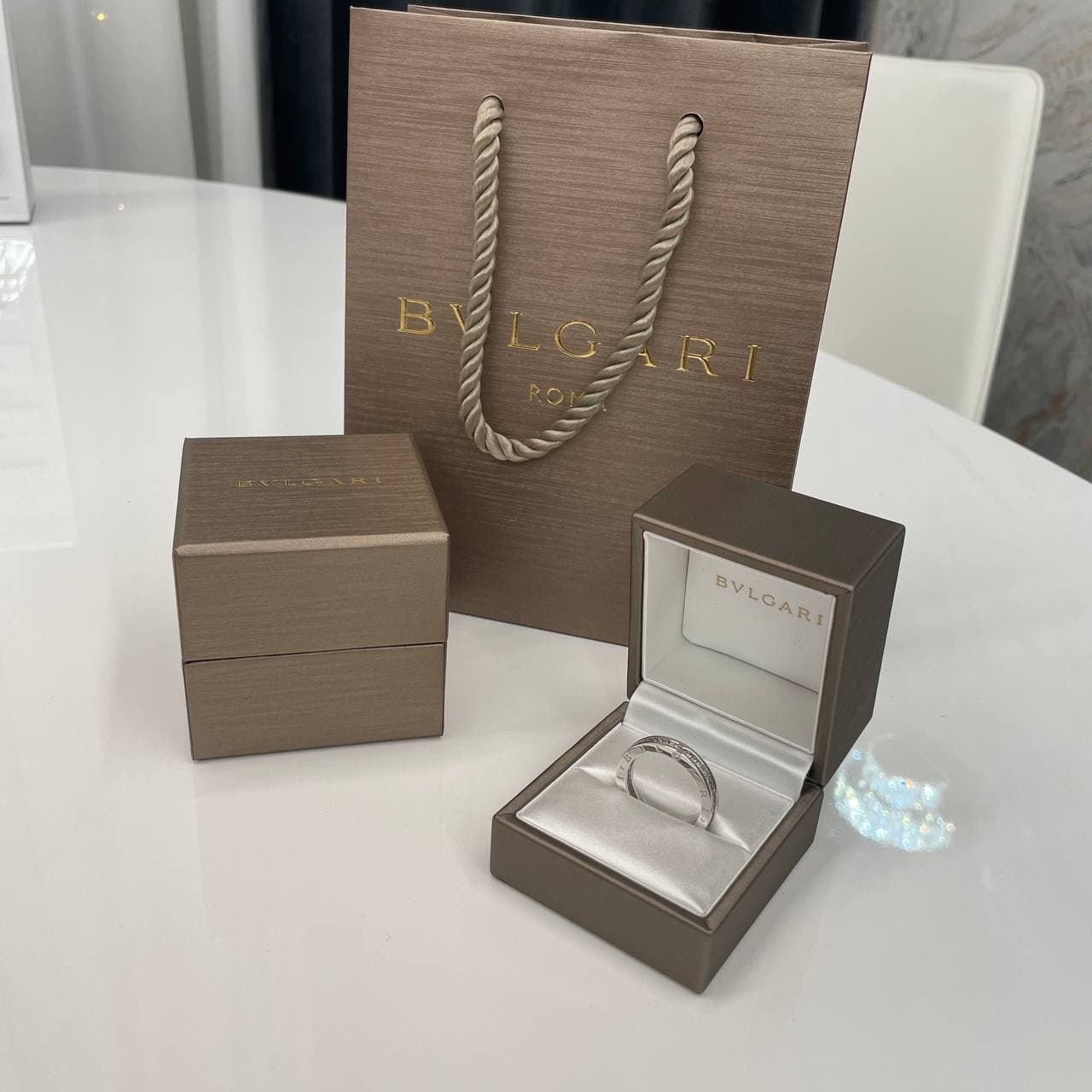 Кольцо Bulgari B.ZERO1 белое золото, бриллианты 7