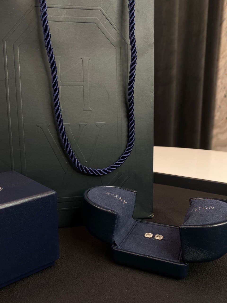 Серьги Harry Winston белое золото, бриллианты 3