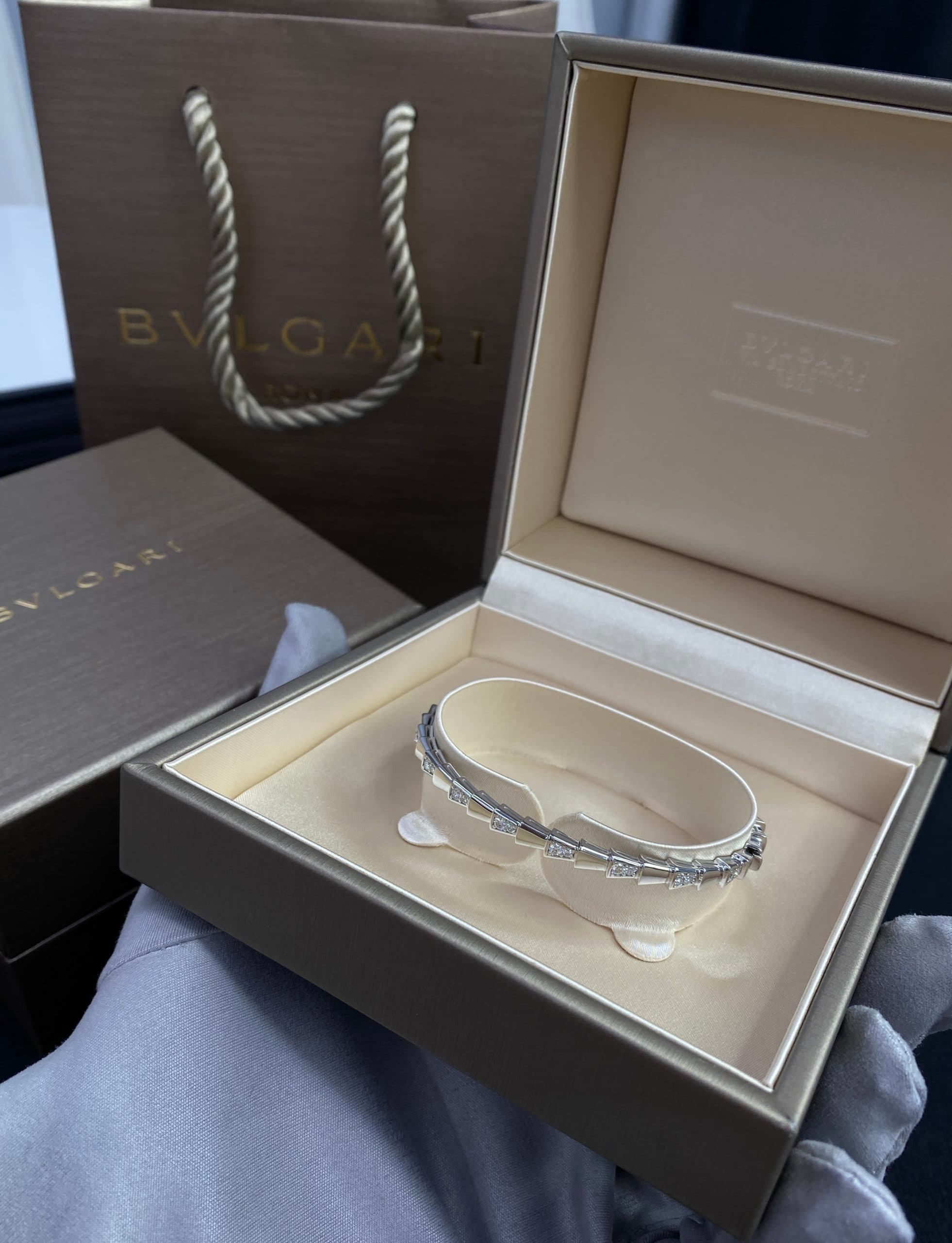 Браслет Bulgari Serpenti белое золото, бриллианты 2