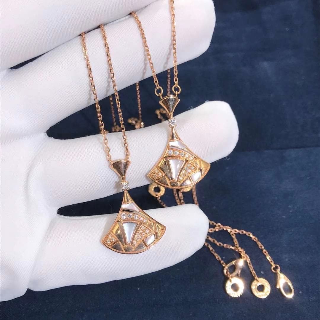 Подвеска Bulgari Divas Dream бриллианты, розовое золото, перламутр 3
