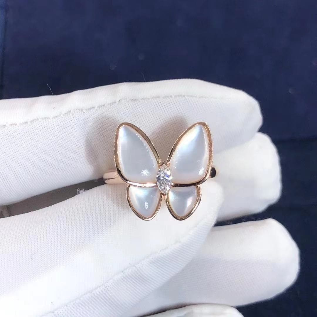 Кольцо Van Cleef & Arpels из золота с перламутром 1