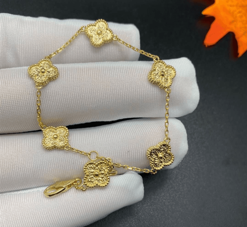 Браслет Van Cleef & Arpels Sweet Alhambra 6 мотивов желтое золото 1