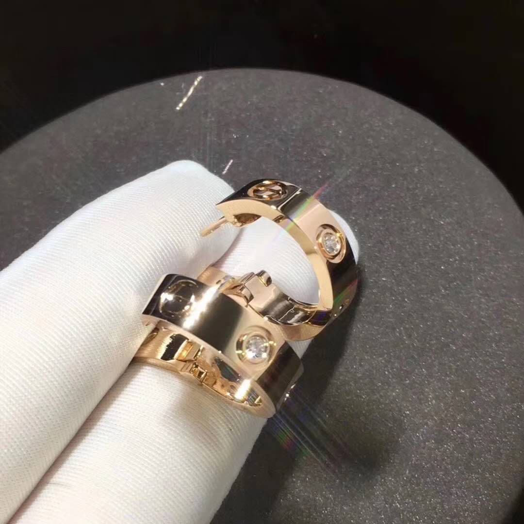 Серьги Cartier Love из розового золота, 0,07ct 1