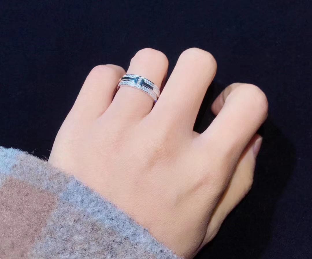 КольцоTiffany T с бриллиантовым паве белое золото 5