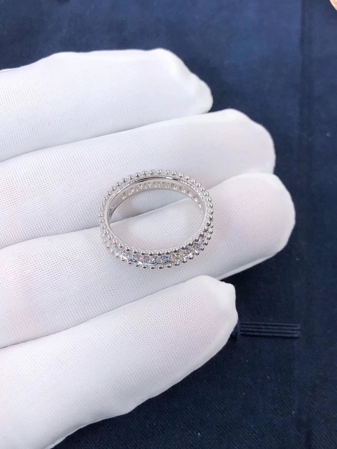 Кольцо Van Cleef & Arpels Perlée с бриллиантами в 1 ряд белое золото 4