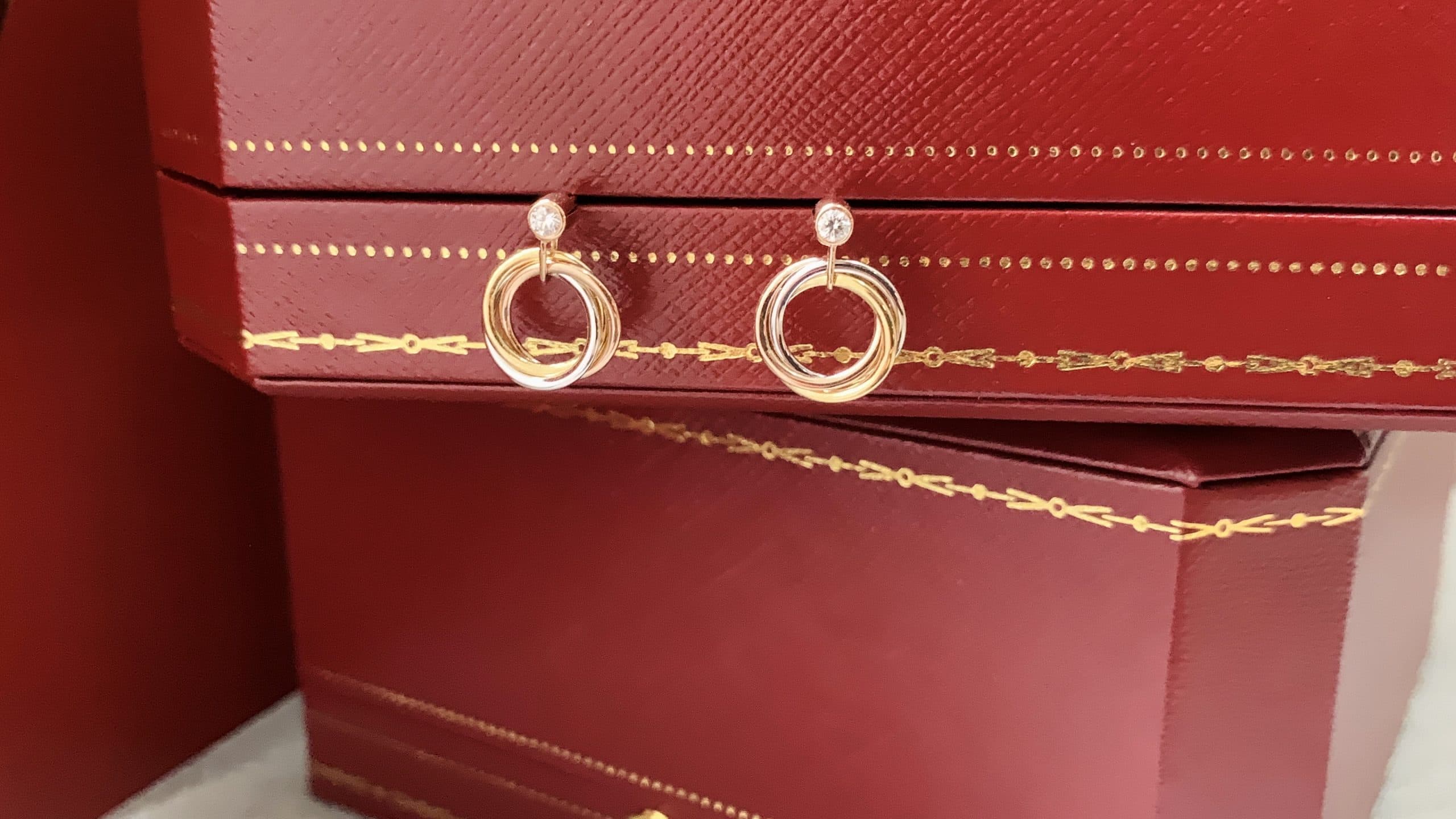 Серьги Cartier Trinity, белое золото, 0,08ct 2