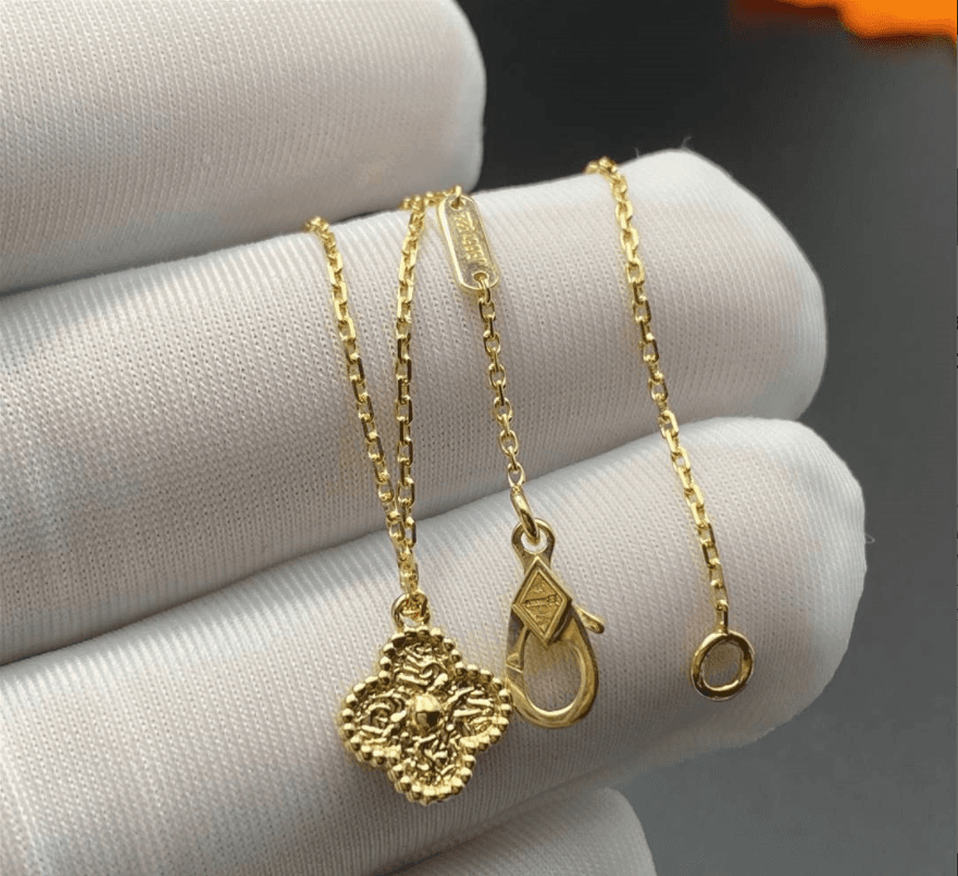 Подвеска Van Cleef & Arpels Sweet Alhambra желтое золото 1