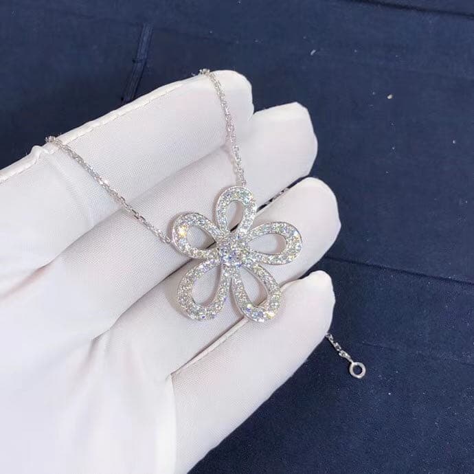 Подвеска Van Cleef & Arpels Flowerlace белое золото, бриллианты 5