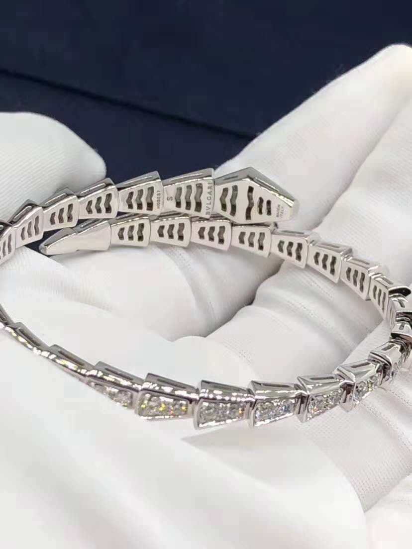 Браслет Bulgari Serpenti с бриллиантовым паве белое золото 4