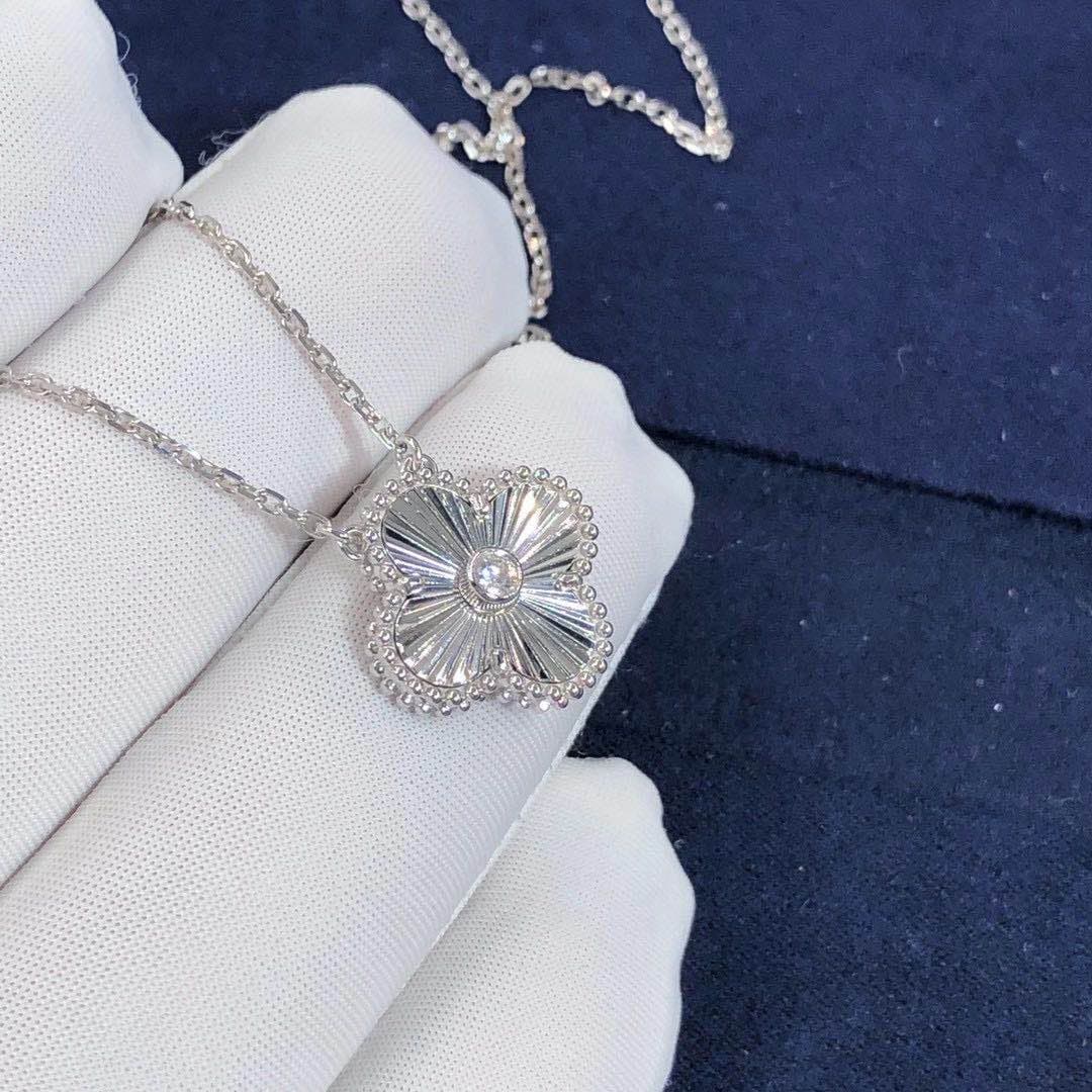 Подвеска Van Cleef Arpels Vintage Alhambra белое золото, бриллиант 4