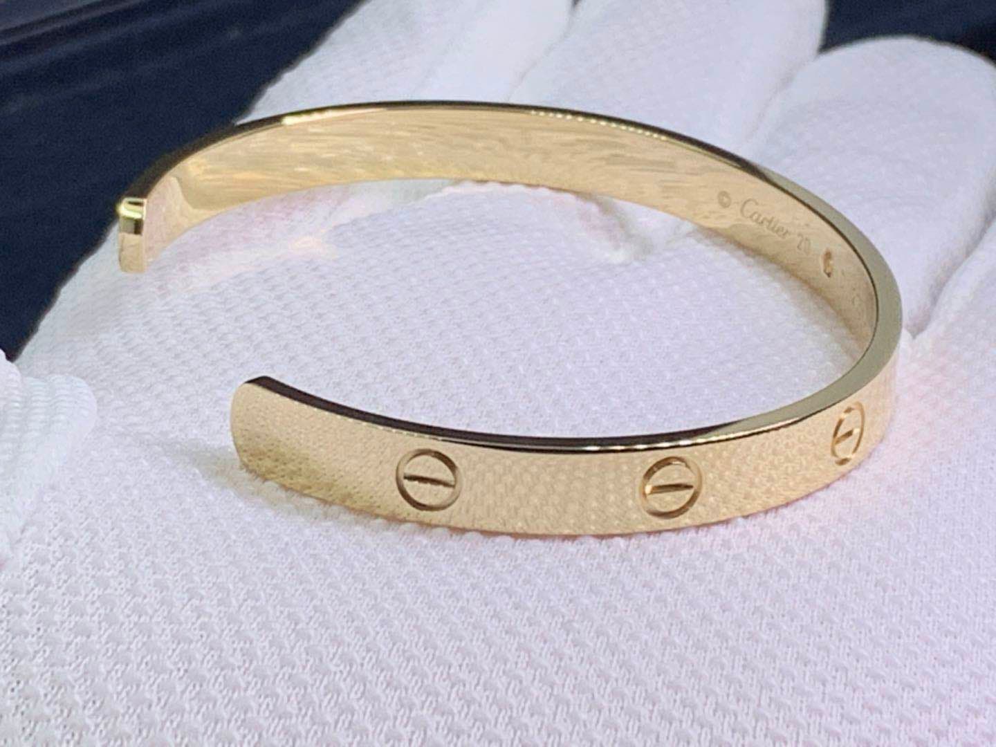 Браслет Cartier Love с открытой манжетой 1 бриллиант, желтое золото 6