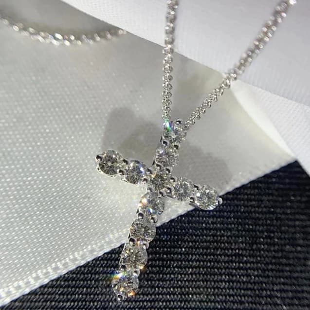 Крест Graff с бриллиантами, 1,59ct 2