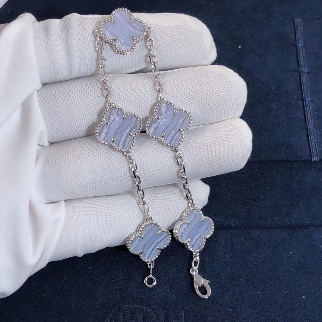 Браслет Van Cleef & Arpels Alhambra с 5 мотивами халцедон, белое золото 3