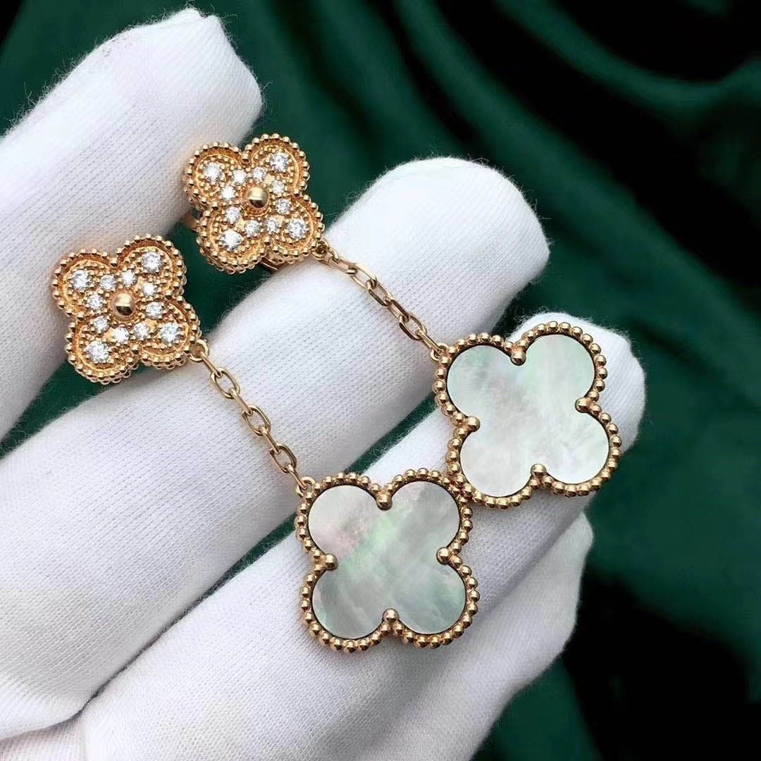 Серьги Van Cleef Magic Alhambra с 2 мотивами розовое золото, бриллианты, перламутр 1