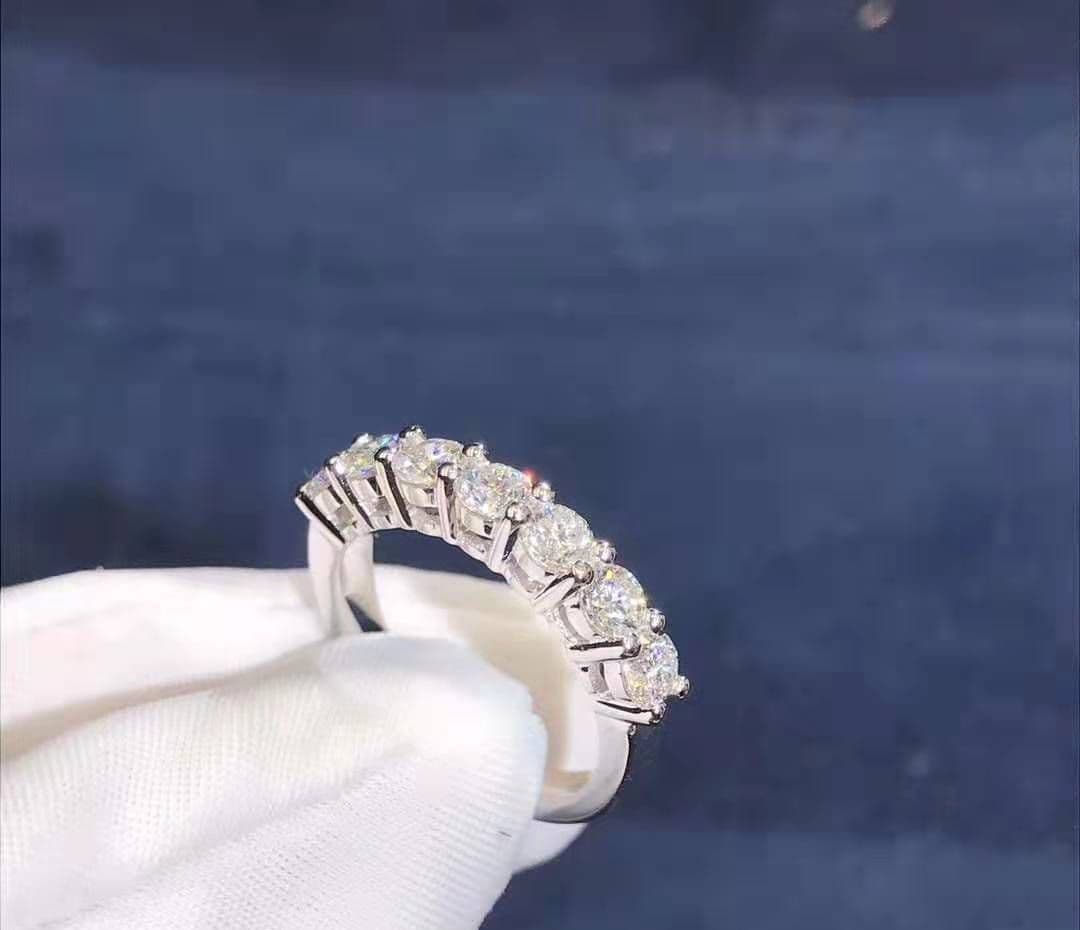 Кольцо Tiffany Embrace Band 0,93 ct