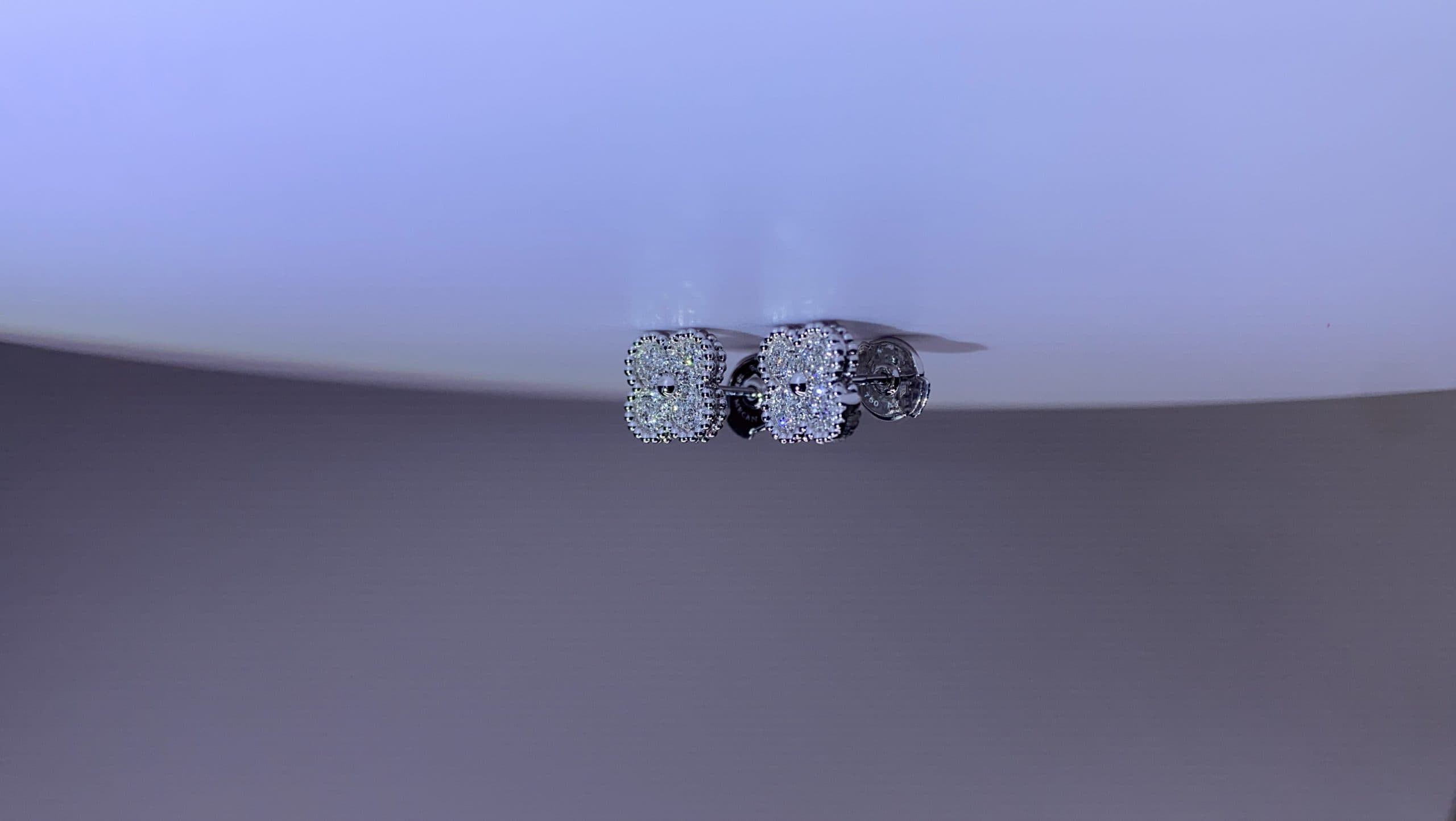 Серьги-гвоздики Van Cleef & Arpels, 0,16ct 2