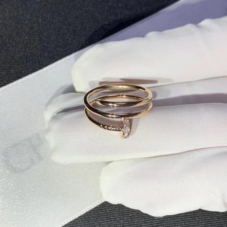 Кольцо Cartier с бриллиантами 0,08 ct